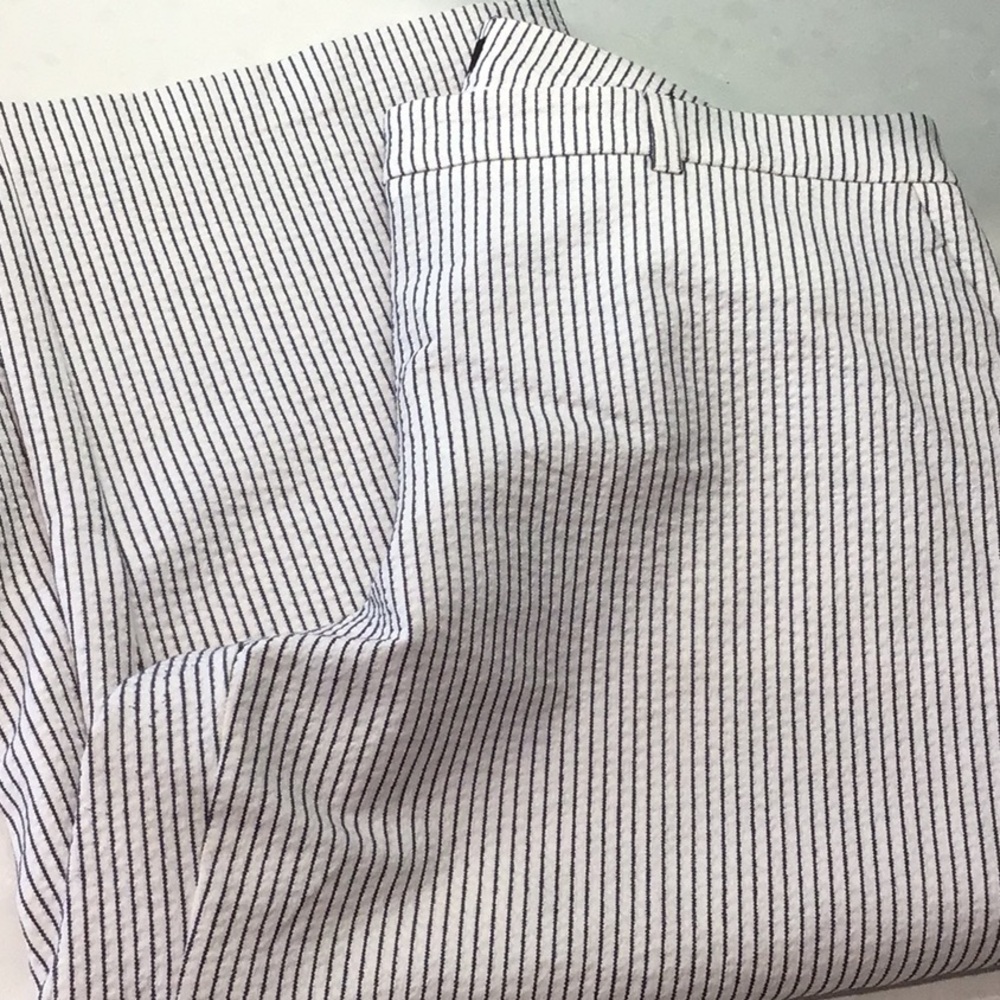 Reitmans womens Black and White Striped petites wide leg